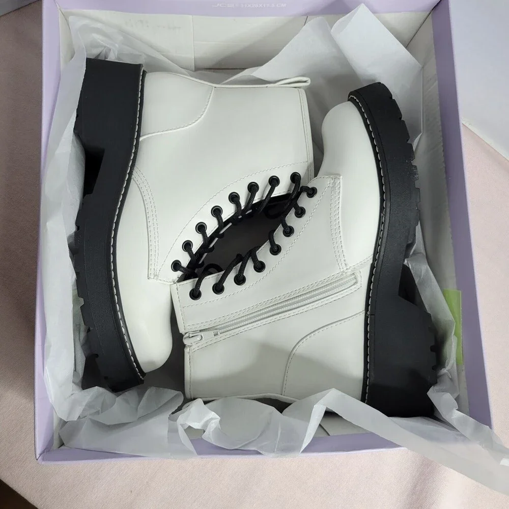 Madden Girl Carra Lace-Up Lug Sole Combat Boots White Size 6 Med